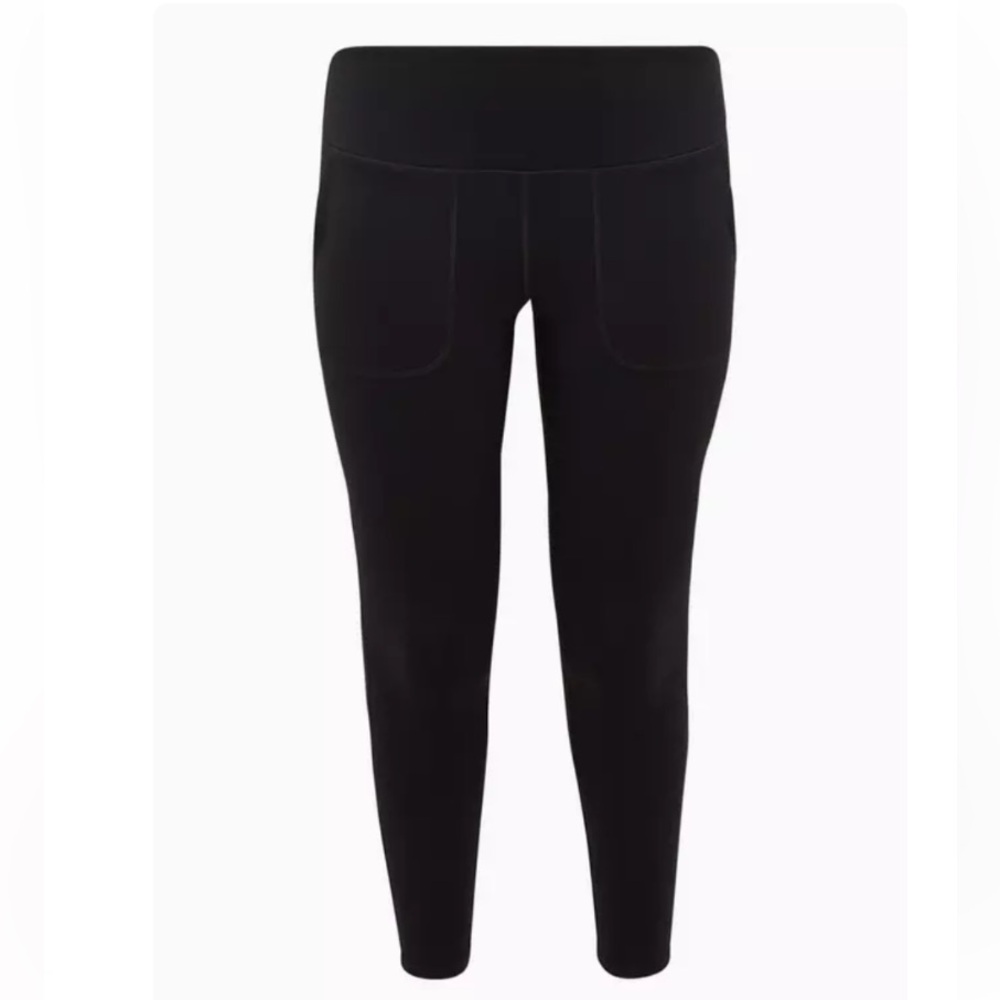 Torrid Performance Core Full Length Legging With Patch Pockets - Picture 4 of 5